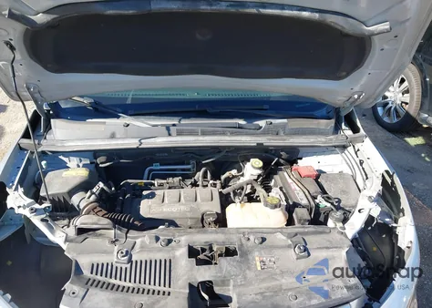 2017 Chevrolet Trax Ls z USA, uszkodzony, nr VIN KL7CJKSB2HB229698